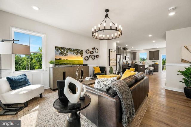 35 E FRONT ST, Bridgeport, PA 19405