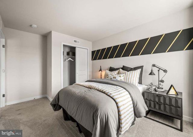 35 E FRONT ST, Bridgeport, PA 19405