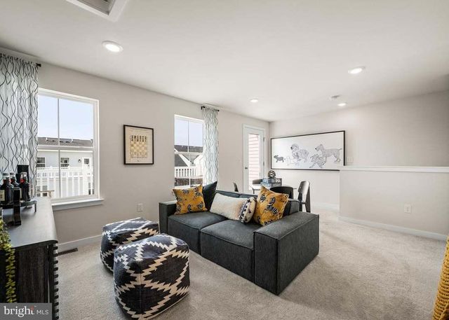 35 E FRONT ST, Bridgeport, PA 19405