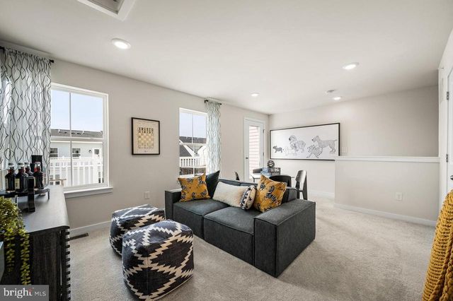 35 E FRONT ST, Bridgeport, PA 19405