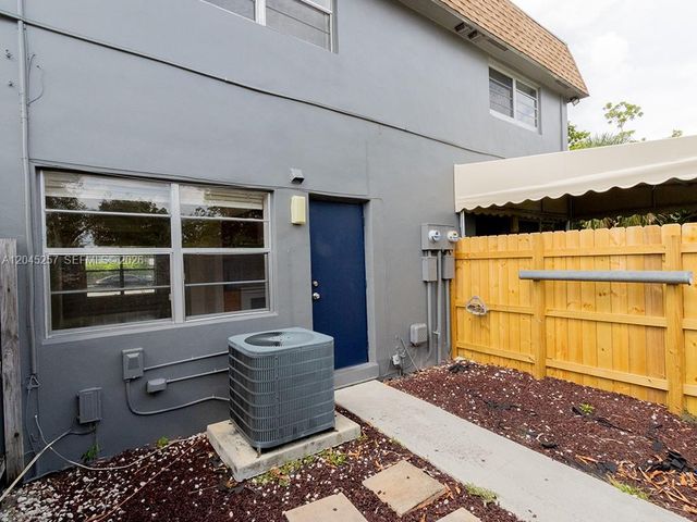 4648 NW 9th Drive 4648, Plantation, FL 33317