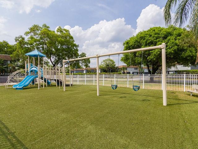 4648 NW 9th Drive 4648, Plantation, FL 33317