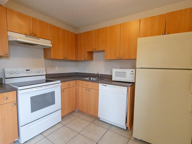 4648 NW 9th Drive 4648, Plantation, FL 33317