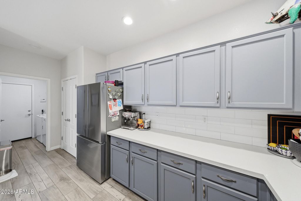 Image 23 of property listing at 3722 E KRISTAL Way, Phoenix, AZ 85050
