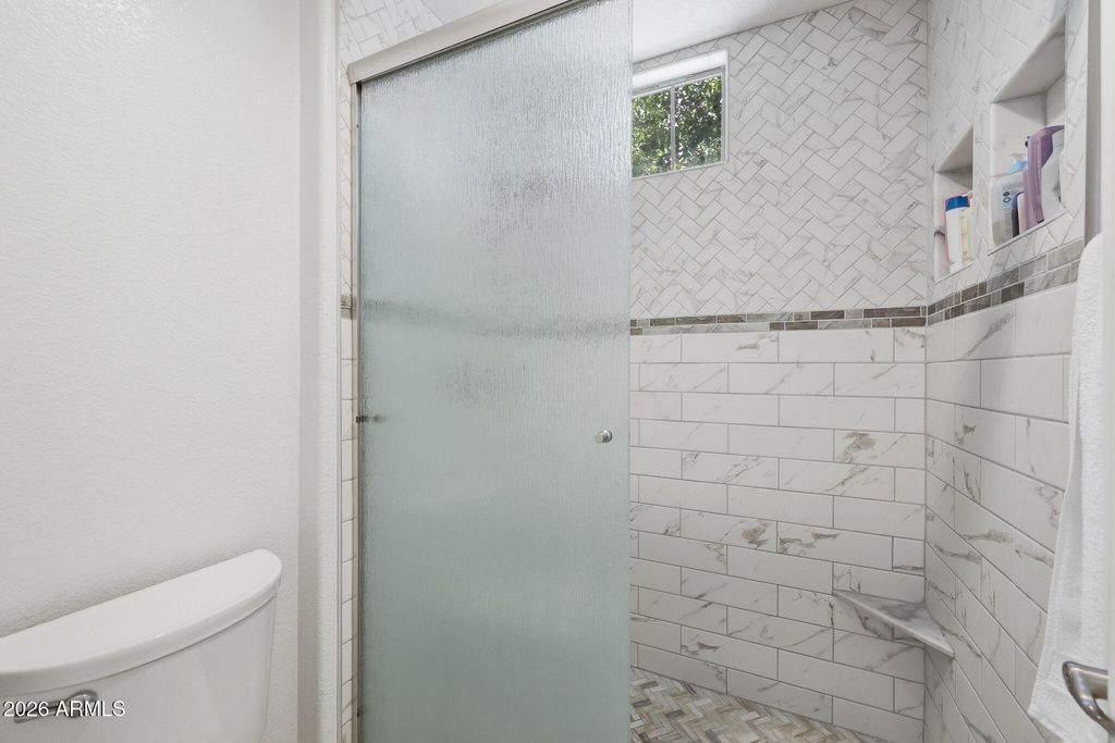 Image 33 of property listing at 3722 E KRISTAL Way, Phoenix, AZ 85050