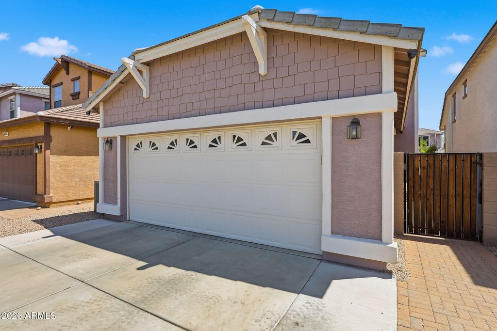 Image 49 of property listing at 3722 E KRISTAL Way, Phoenix, AZ 85050