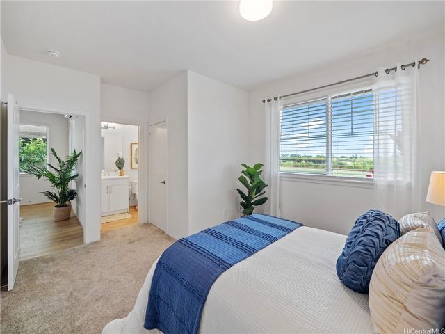 94-1133 Halekukui Street 8, Waipahu, HI 96797