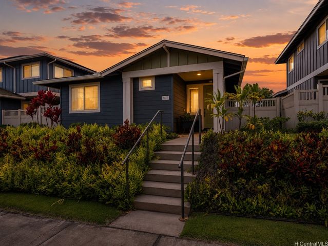 94-1133 Halekukui Street 8, Waipahu, HI 96797
