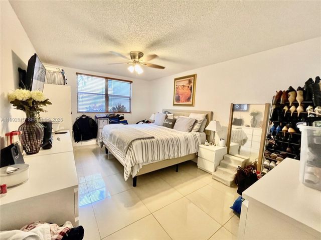 8255 Lake Dr 102, Doral, FL 33166