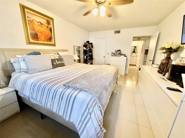 8255 Lake Dr 102, Doral, FL 33166