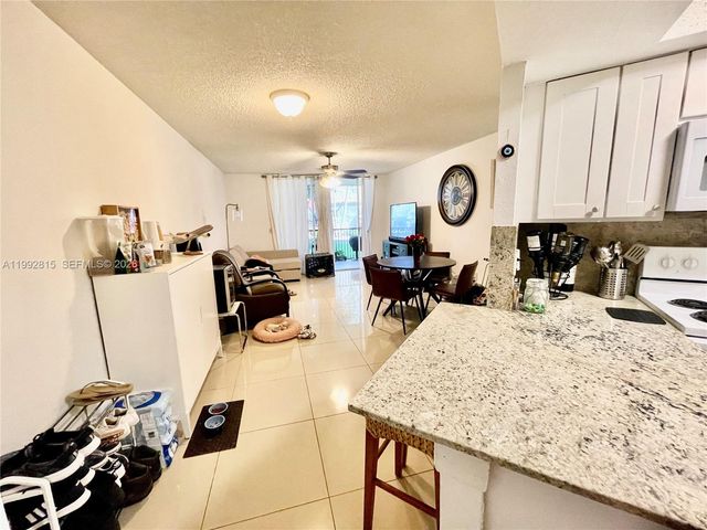 8255 Lake Dr 102, Doral, FL 33166