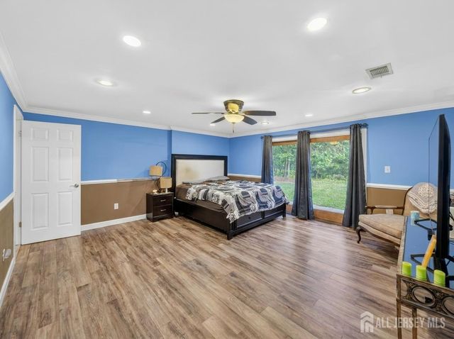 323 Gill Lane 10B, Iselin, NJ 08830