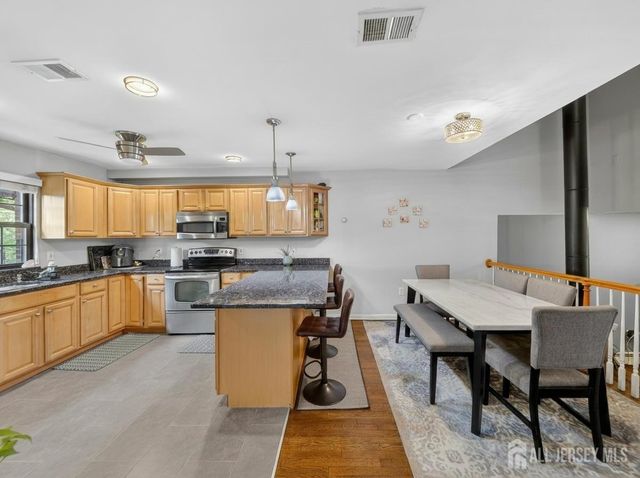323 Gill Lane 10B, Iselin, NJ 08830