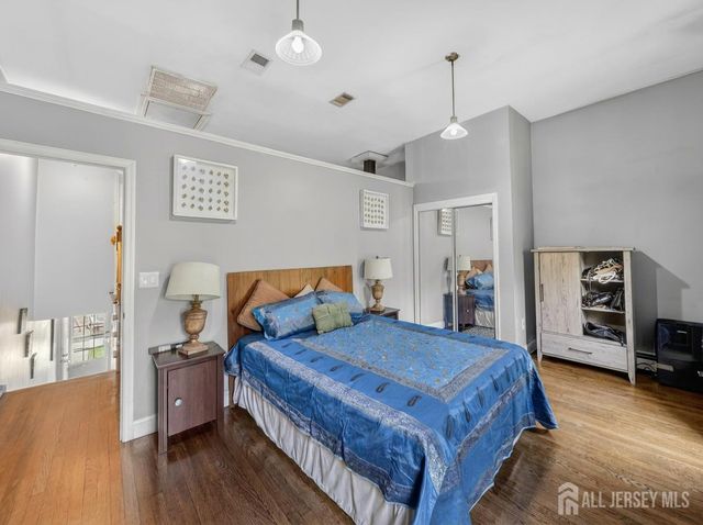 323 Gill Lane 10B, Iselin, NJ 08830