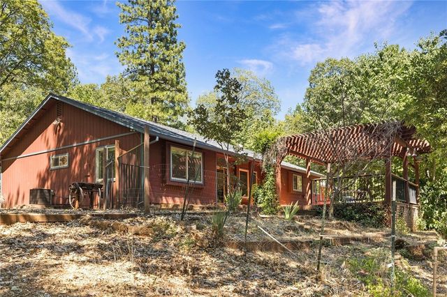 4940 Papaya Road, Forest Ranch, CA 95942