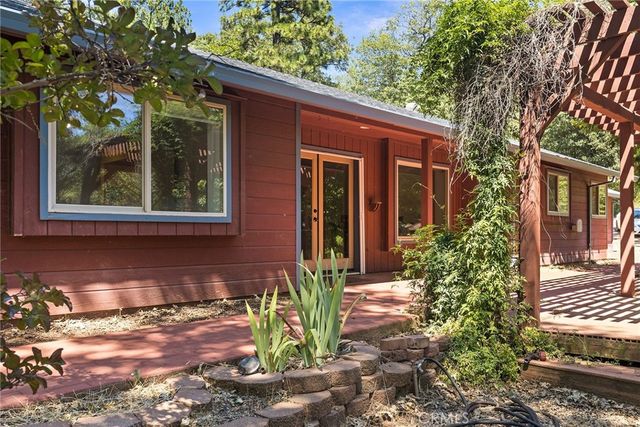 4940 Papaya Road, Forest Ranch, CA 95942