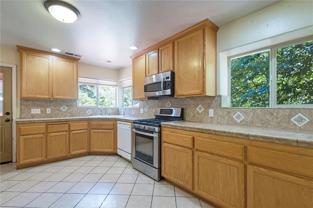 4940 Papaya Road, Forest Ranch, CA 95942