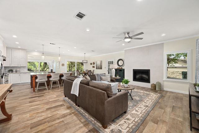 405 Ridgecrest RD, Georgetown, TX 78628