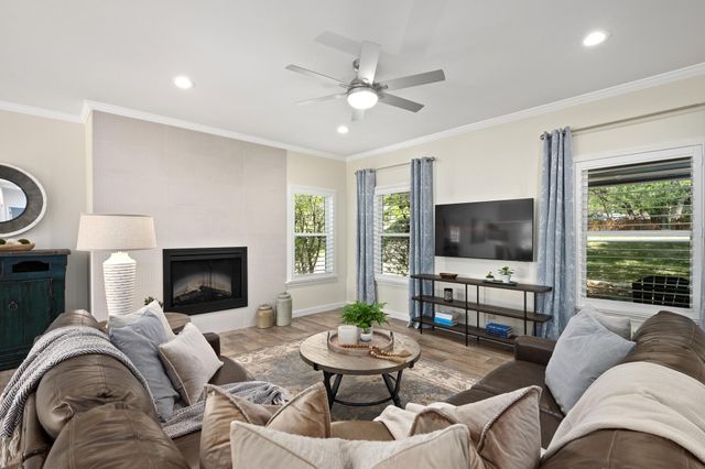 405 Ridgecrest RD, Georgetown, TX 78628