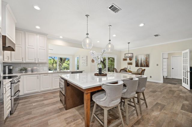 405 Ridgecrest RD, Georgetown, TX 78628