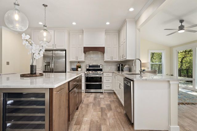 405 Ridgecrest RD, Georgetown, TX 78628