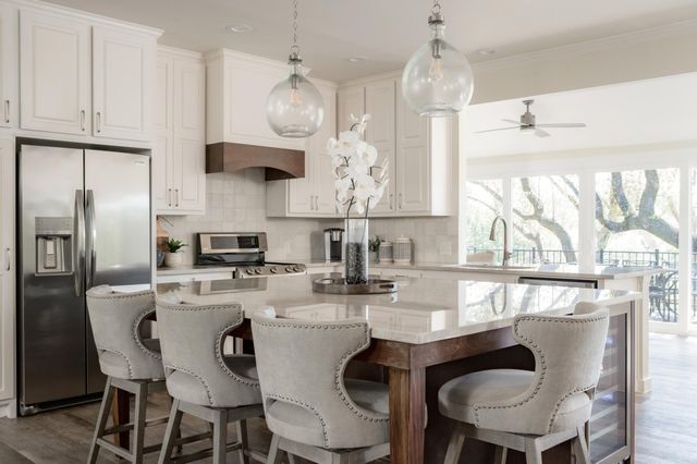 405 Ridgecrest RD, Georgetown, TX 78628