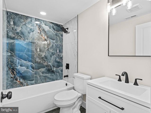 12217 SWEET BRIAR RD, Philadelphia, PA 19154