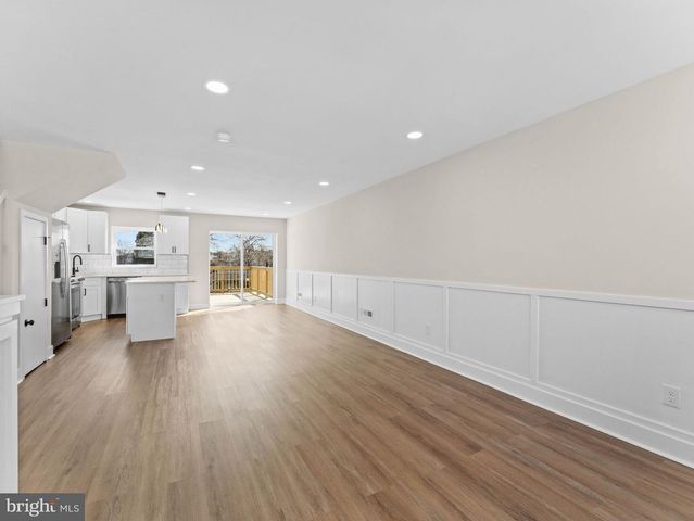 12217 SWEET BRIAR RD, Philadelphia, PA 19154