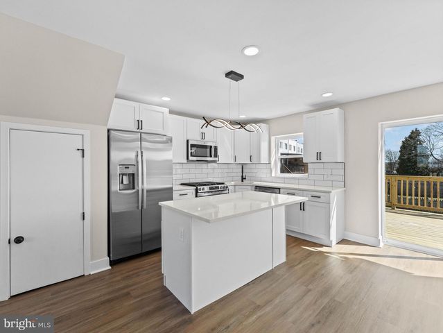 12217 SWEET BRIAR RD, Philadelphia, PA 19154