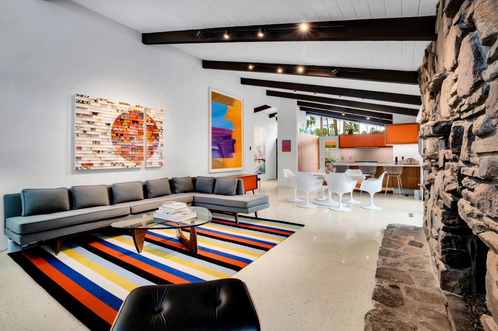 Image 10 of property listing at 992 E La Jolla Road, Palm Springs, CA 92264