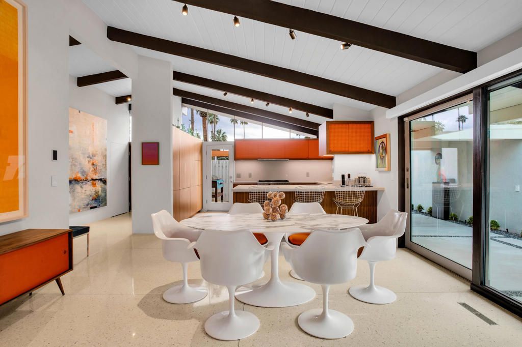 Image 11 of property listing at 992 E La Jolla Road, Palm Springs, CA 92264