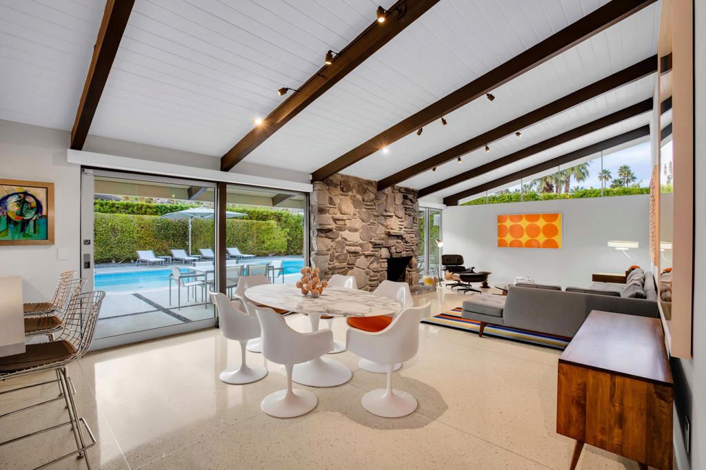 Image 12 of property listing at 992 E La Jolla Road, Palm Springs, CA 92264