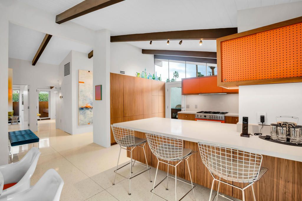 Image 14 of property listing at 992 E La Jolla Road, Palm Springs, CA 92264