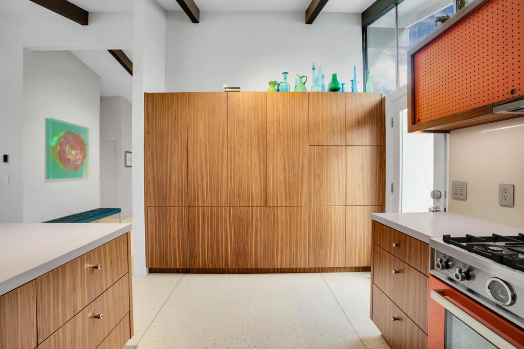 Image 19 of property listing at 992 E La Jolla Road, Palm Springs, CA 92264