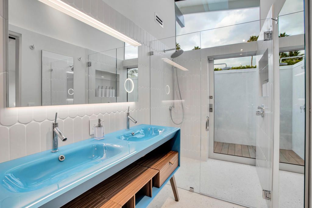 Image 23 of property listing at 992 E La Jolla Road, Palm Springs, CA 92264