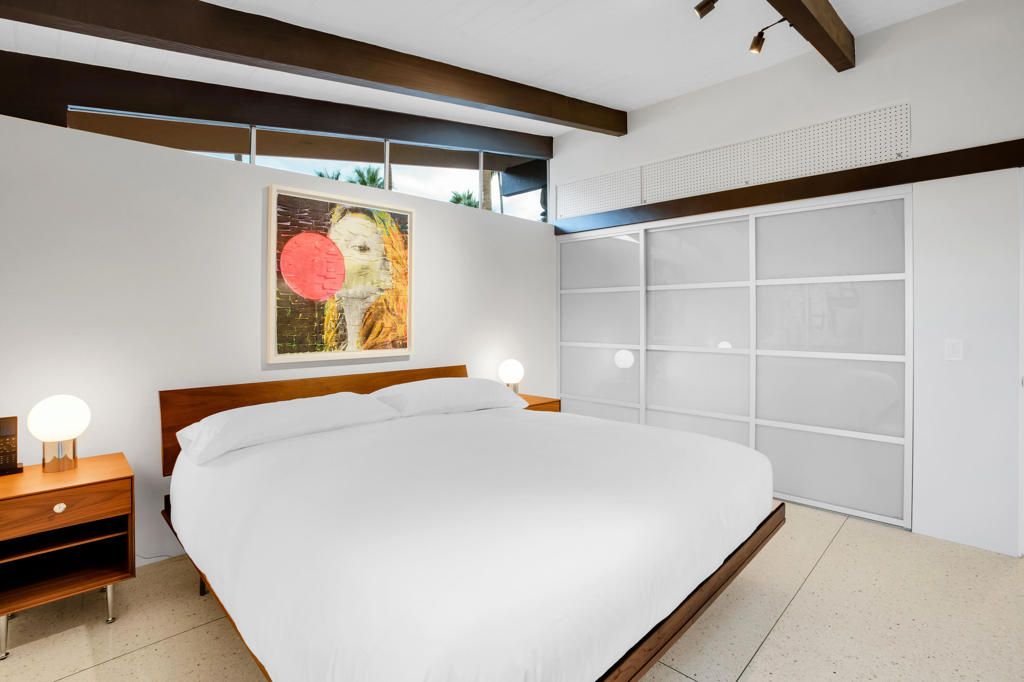 Image 26 of property listing at 992 E La Jolla Road, Palm Springs, CA 92264