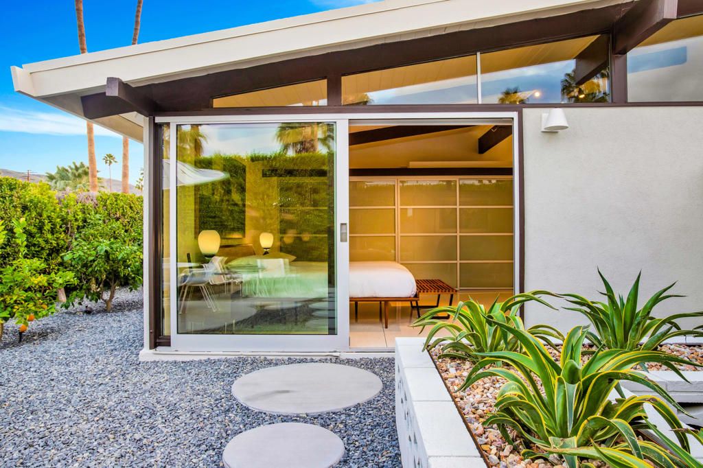 Image 34 of property listing at 992 E La Jolla Road, Palm Springs, CA 92264