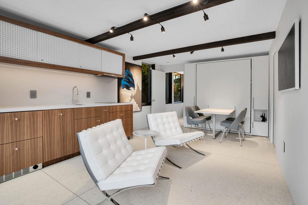 Image 40 of property listing at 992 E La Jolla Road, Palm Springs, CA 92264