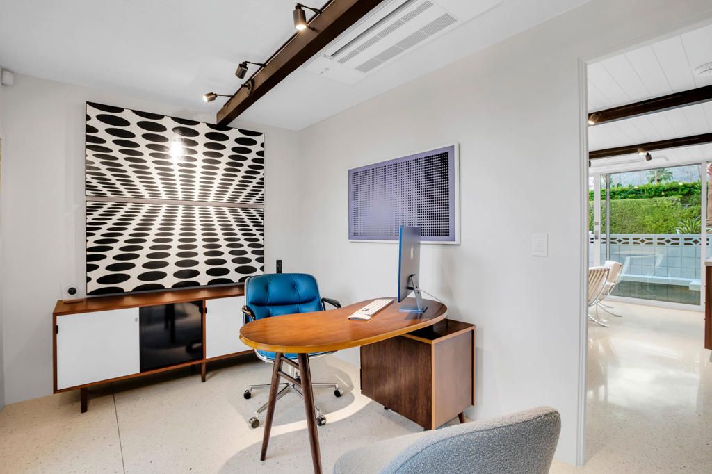 Image 44 of property listing at 992 E La Jolla Road, Palm Springs, CA 92264