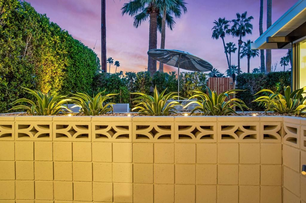 Image 70 of property listing at 992 E La Jolla Road, Palm Springs, CA 92264