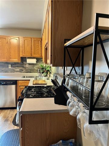 215 Harrison, Glassport, PA 15045