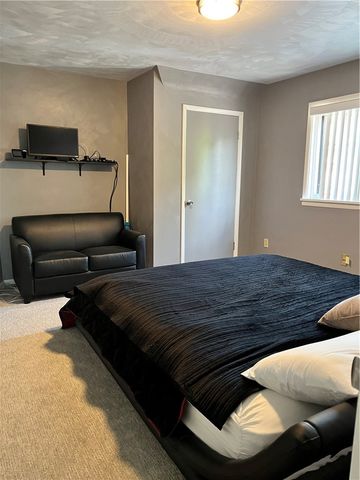 215 Harrison, Glassport, PA 15045
