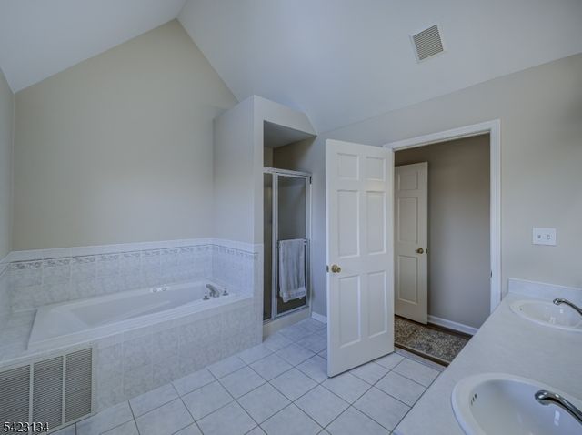 18 Danberry Drive, East Amwell Twp., NJ 08551