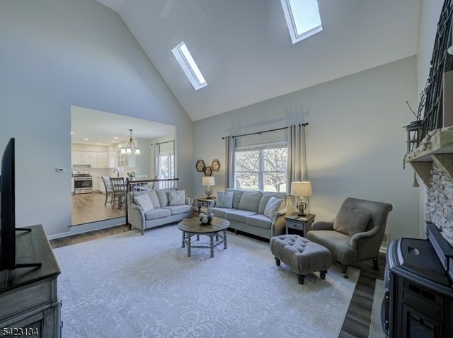 18 Danberry Drive, East Amwell Twp., NJ 08551