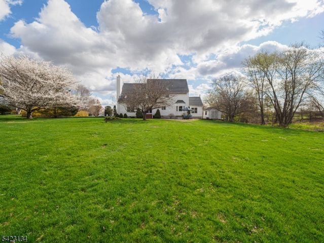 18 Danberry Drive, East Amwell Twp., NJ 08551