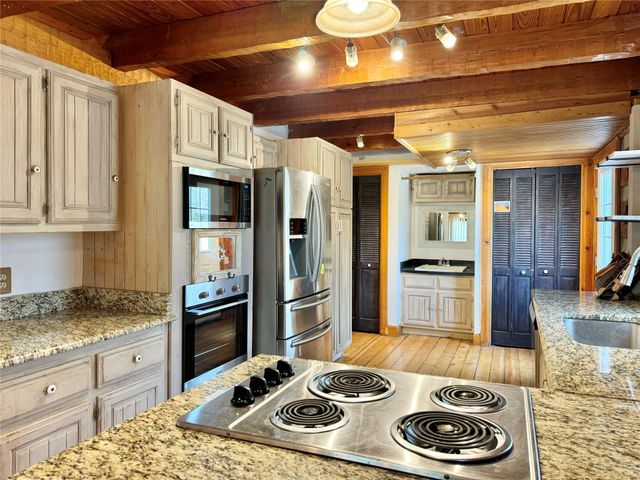 122 Briar Forest DR, Bastrop, TX 78602