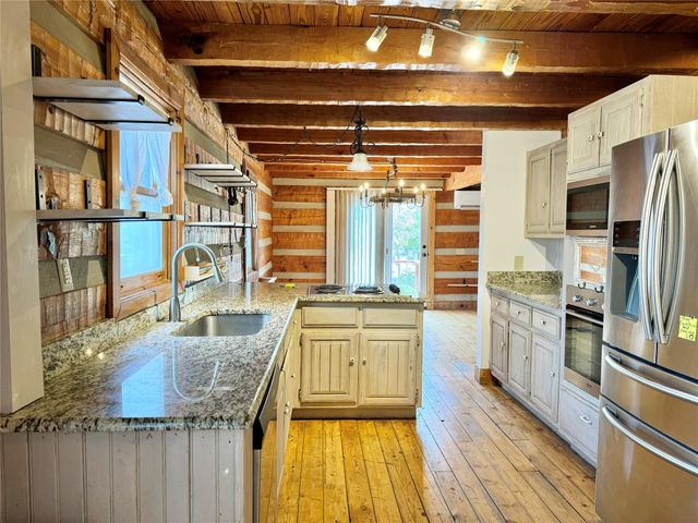 122 Briar Forest DR, Bastrop, TX 78602