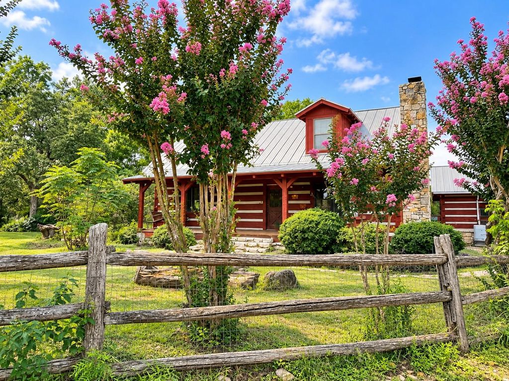 122 Briar Forest DR, Bastrop, TX 78602