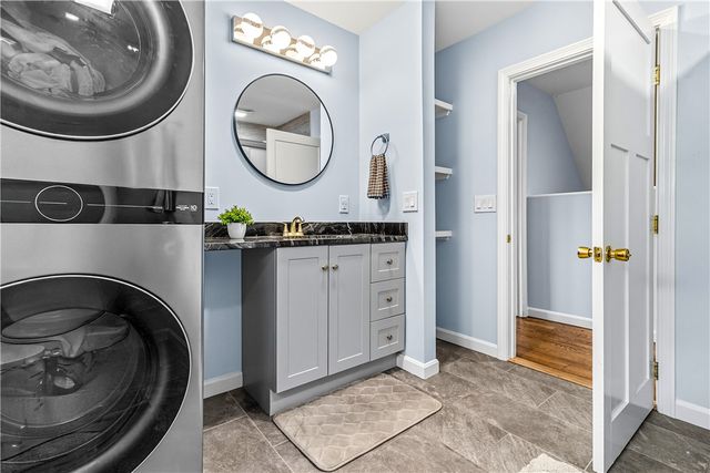 7 Jill Court, East Providence, RI 02915