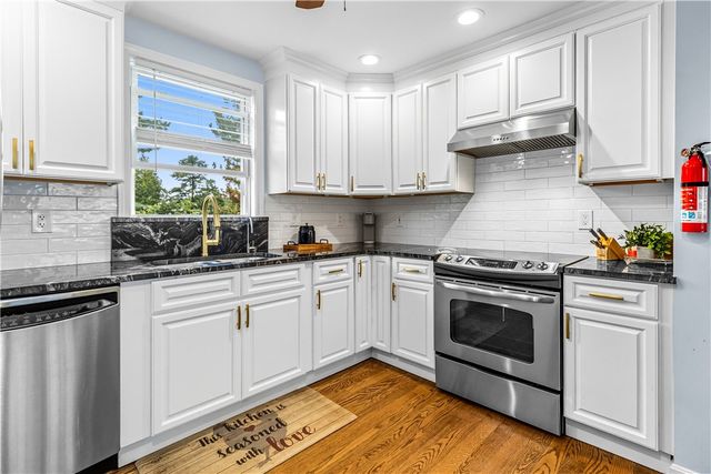 7 Jill Court, East Providence, RI 02915